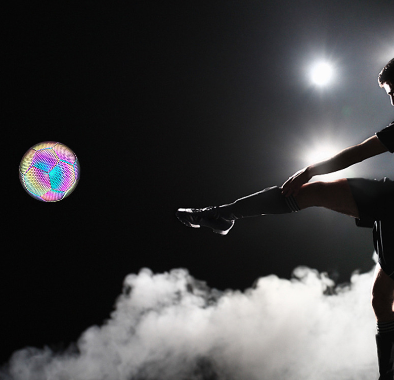 GLOWEE ™ Reflective football